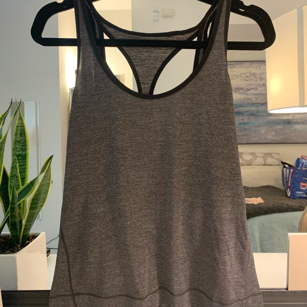 Lululemon tank top size 4